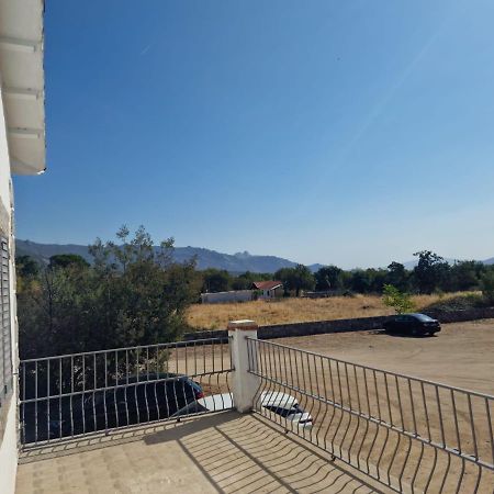 El Nido Del Aguila Hotel Las Gacelas, Becerril Becerril de la Sierra Exterior foto
