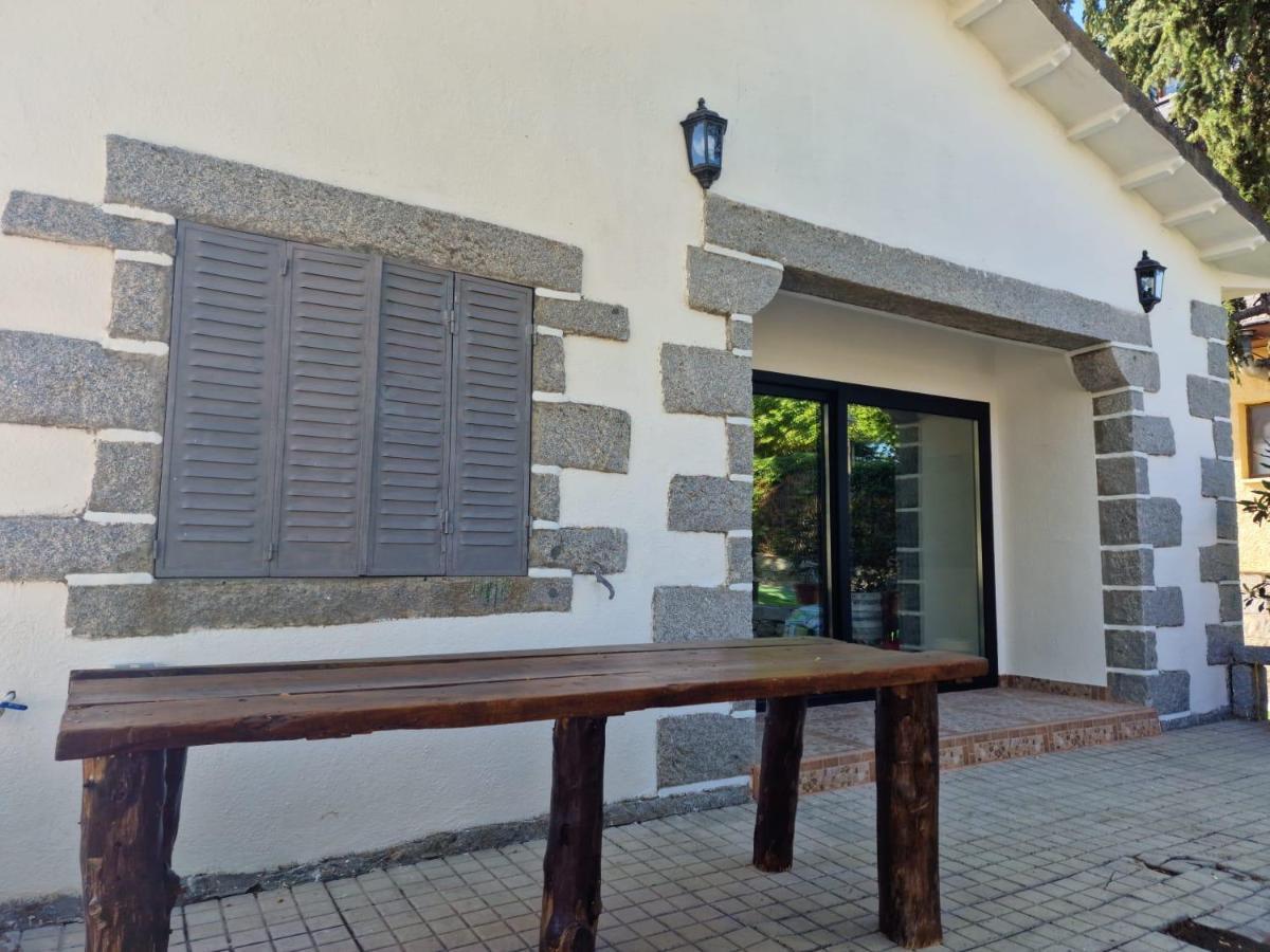 El Nido Del Aguila Hotel Las Gacelas, Becerril Becerril de la Sierra Exterior foto